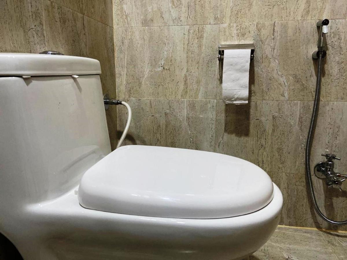 The Sunaina Hotel Варанаси Екстериор снимка